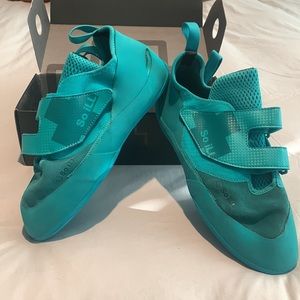 Brand new, never worn, So Ill Kick climbing shoe.